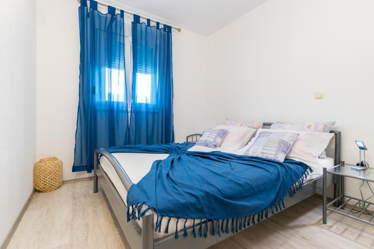 Apartments And Rooms With Parking Space Grebastica, Sibenik - 17831 Екстер'єр фото