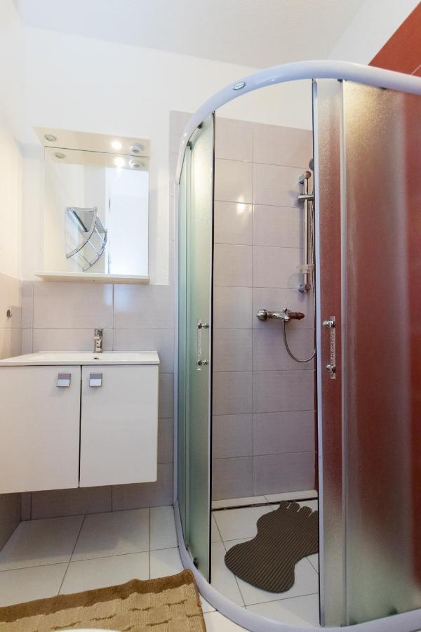 Apartments And Rooms With Parking Space Grebastica, Sibenik - 17831 Екстер'єр фото