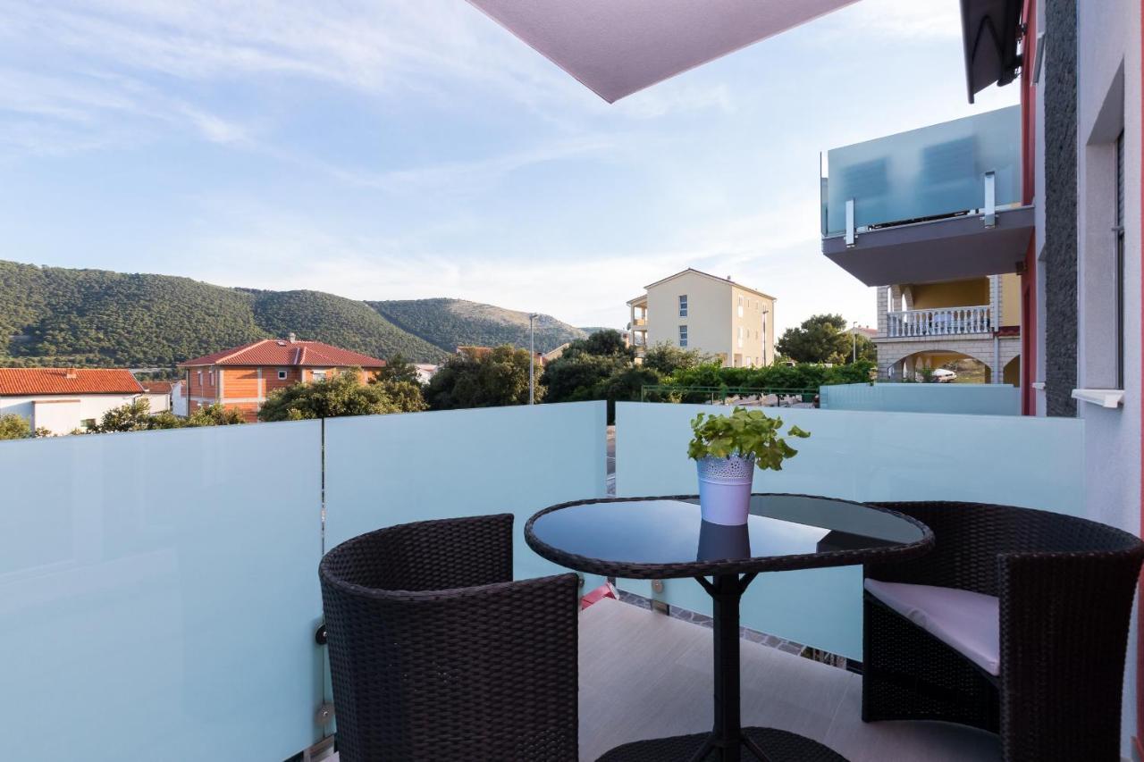 Apartments And Rooms With Parking Space Grebastica, Sibenik - 17831 Екстер'єр фото