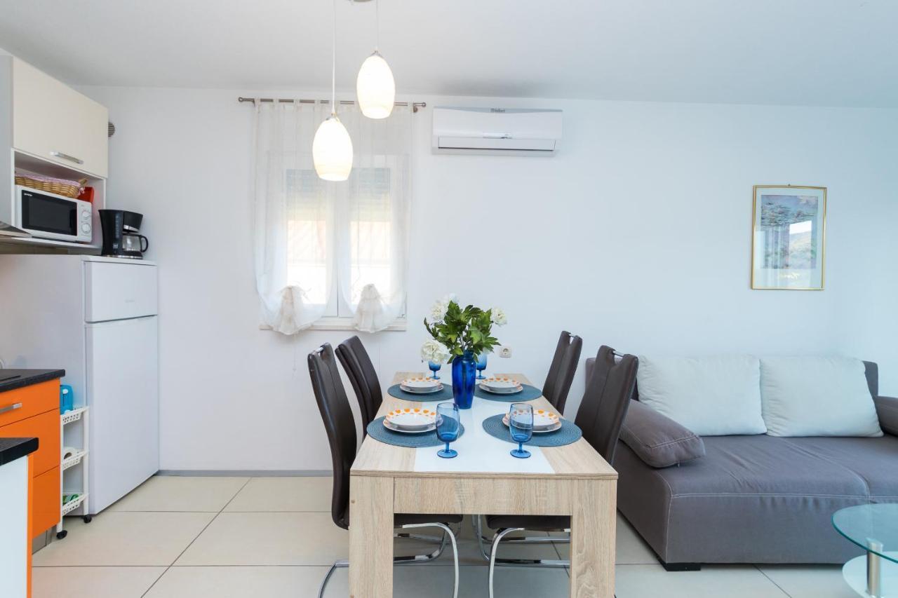 Apartments And Rooms With Parking Space Grebastica, Sibenik - 17831 Екстер'єр фото