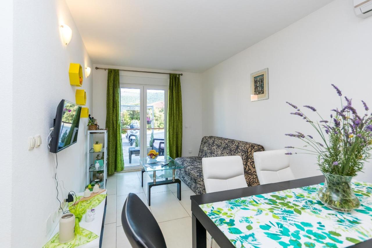 Apartments And Rooms With Parking Space Grebastica, Sibenik - 17831 Екстер'єр фото