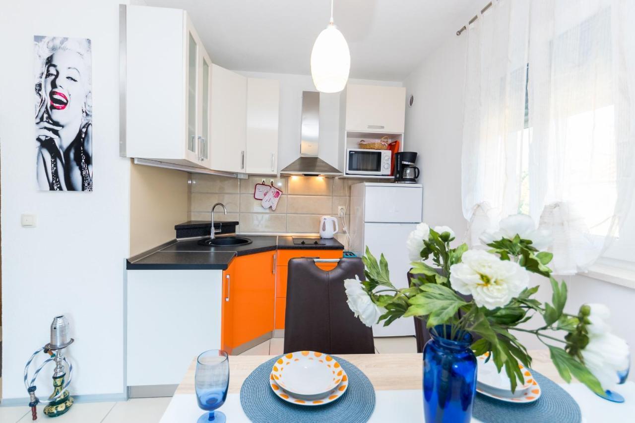 Apartments And Rooms With Parking Space Grebastica, Sibenik - 17831 Екстер'єр фото