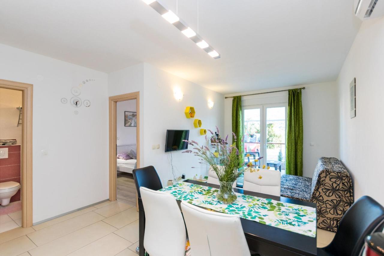 Apartments And Rooms With Parking Space Grebastica, Sibenik - 17831 Екстер'єр фото