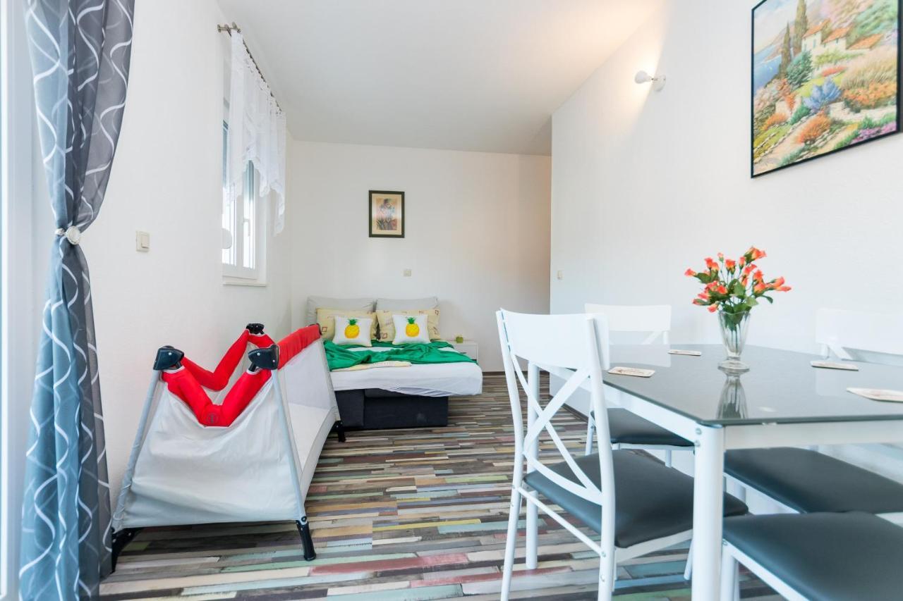 Apartments And Rooms With Parking Space Grebastica, Sibenik - 17831 Екстер'єр фото